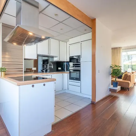 Apartment Casa 82 *